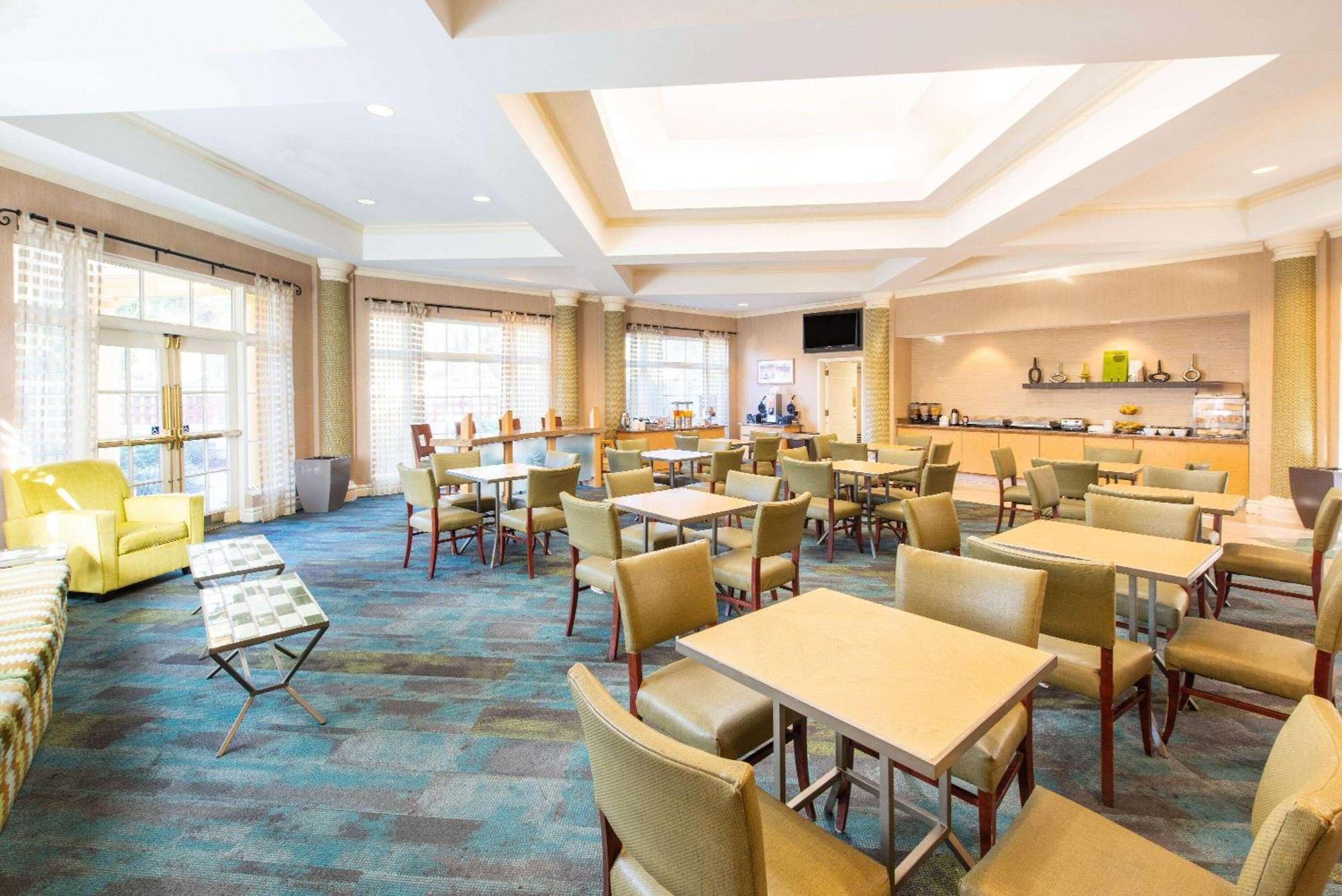 Готель La Quinta By Wyndham Tampa Brandon Regency Park Екстер'єр фото