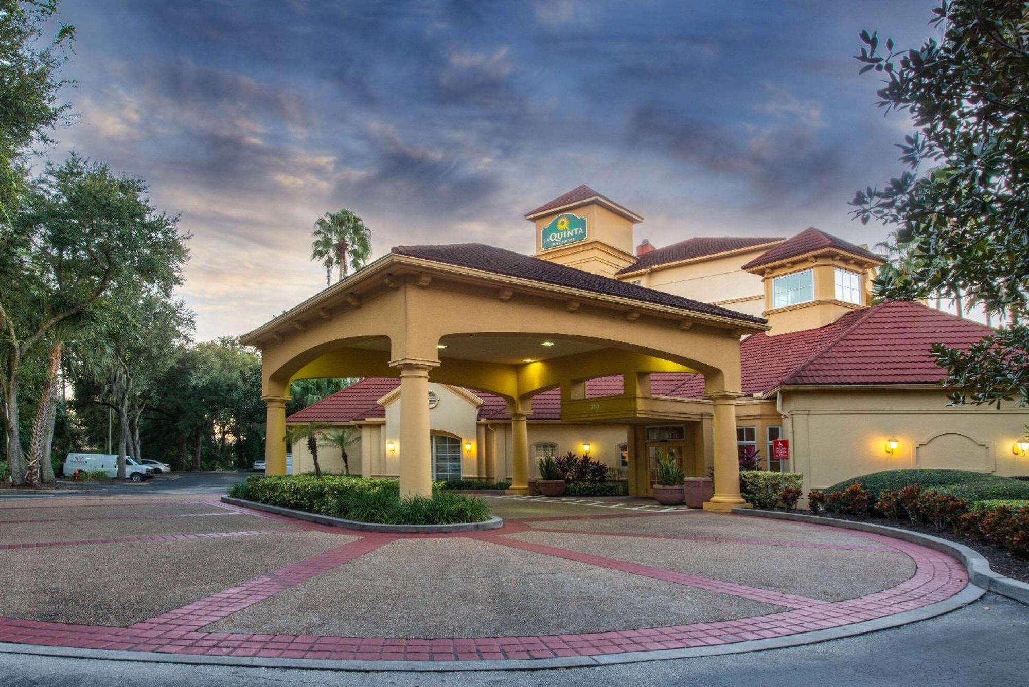 Готель La Quinta By Wyndham Tampa Brandon Regency Park Екстер'єр фото